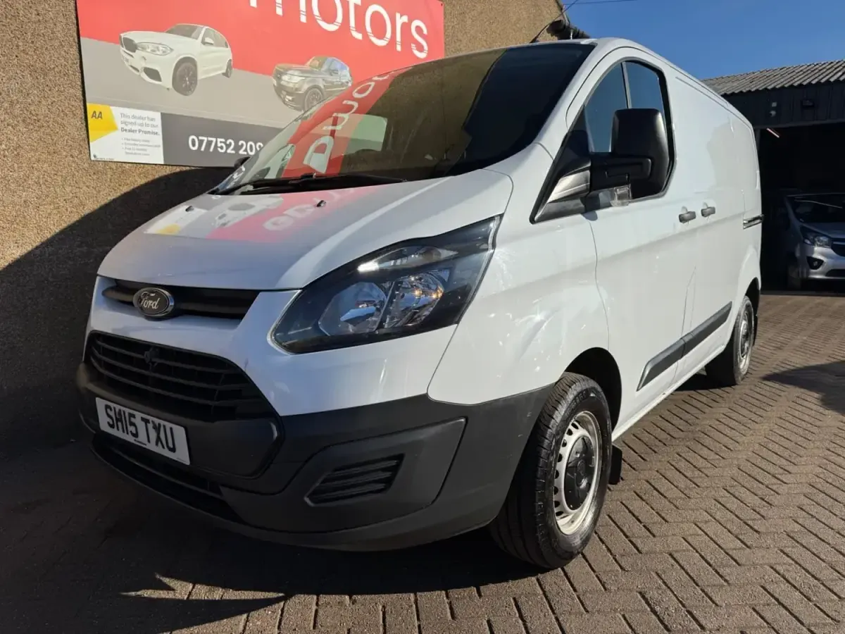 Used Ford Transit Custom 100 HP (73 kW) 2015 White Van