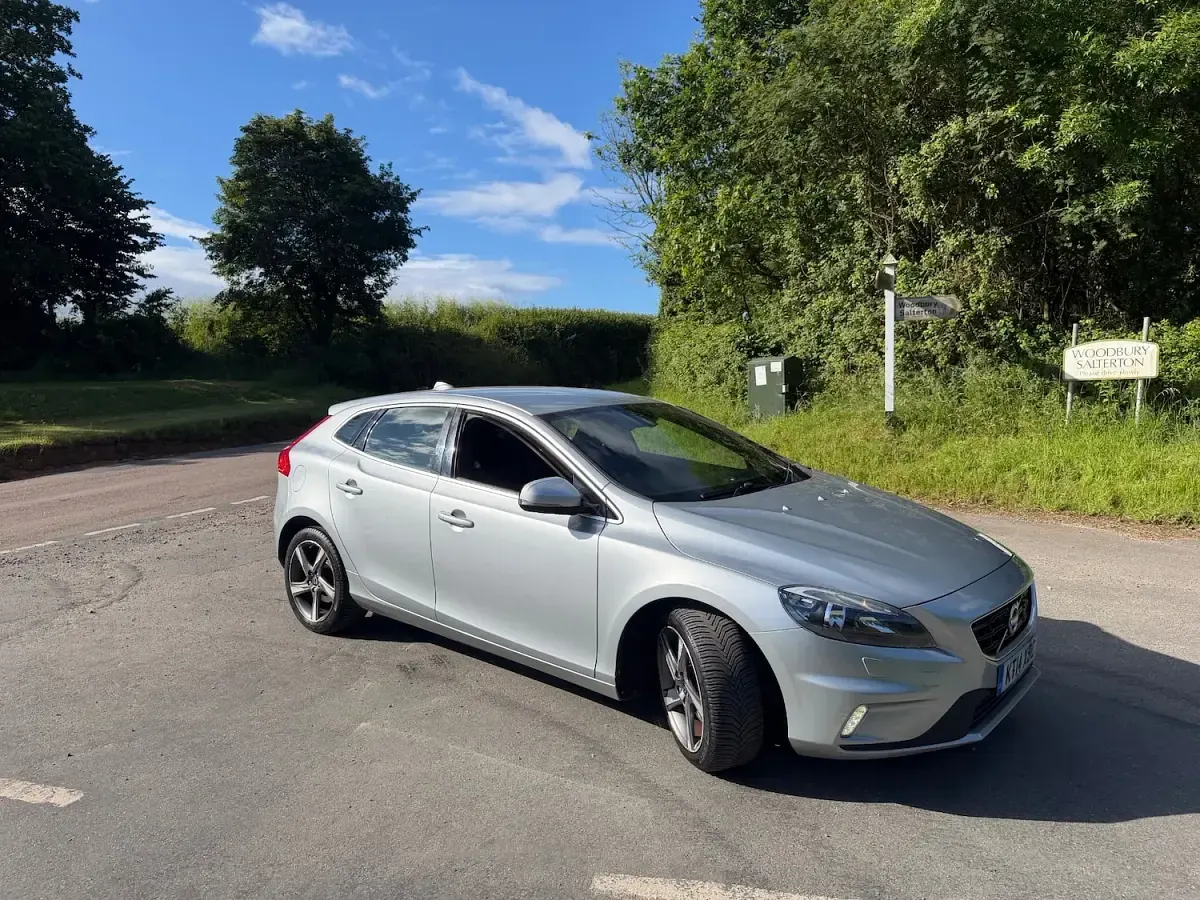 Used Volvo V40 R-Design 150 HP (110 kW) 2014 Silver Hatchback
