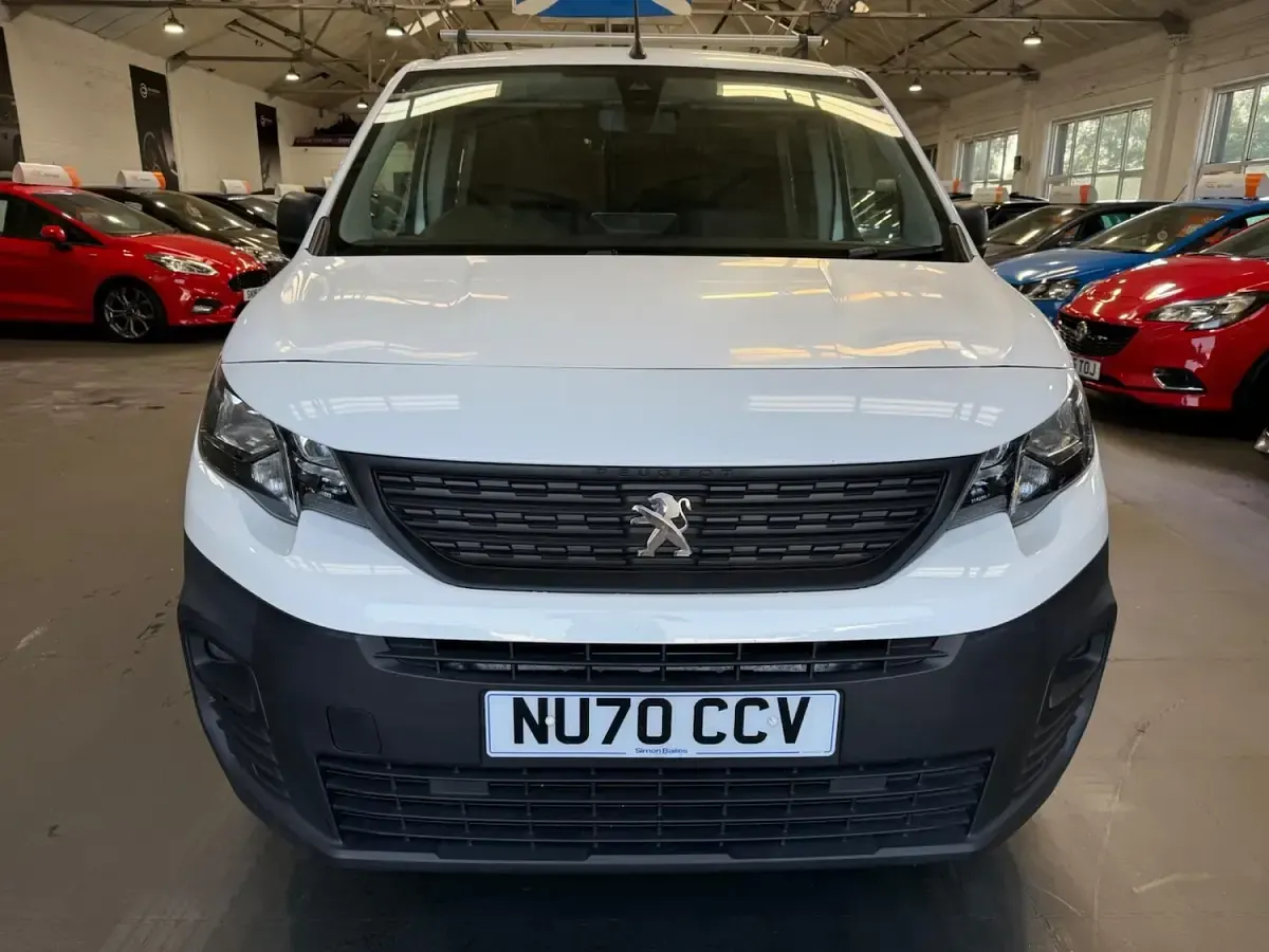 Used Peugeot Partner 131 HP (96 kW) 2020 White MPV