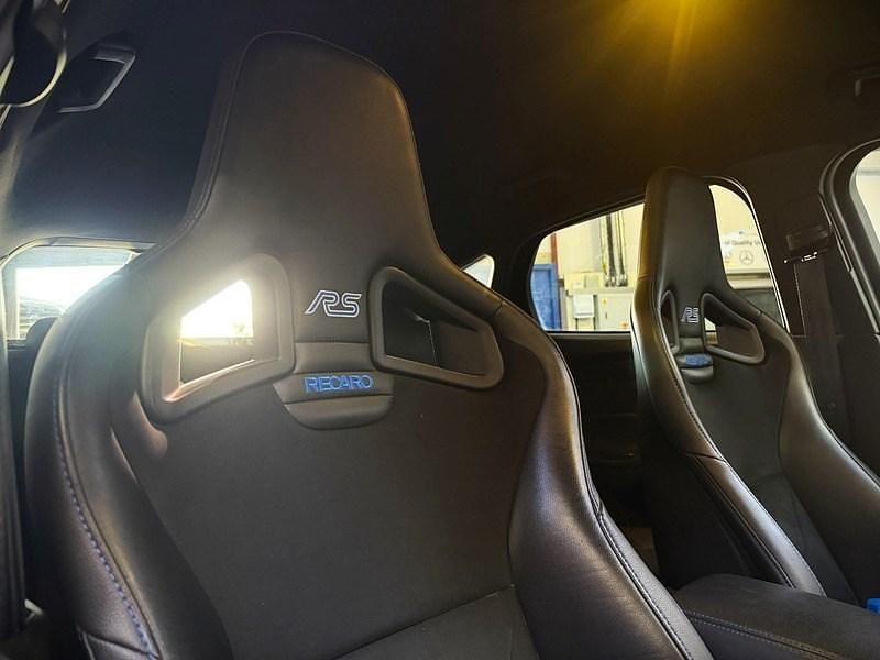 Used Ford Focus RS 350 HP (257 kW) 2017 Blue Hatchback