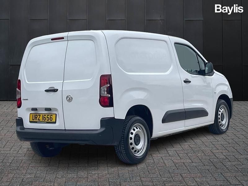 Used Vauxhall Combo 100 HP (73 kW) 2022 White MPV