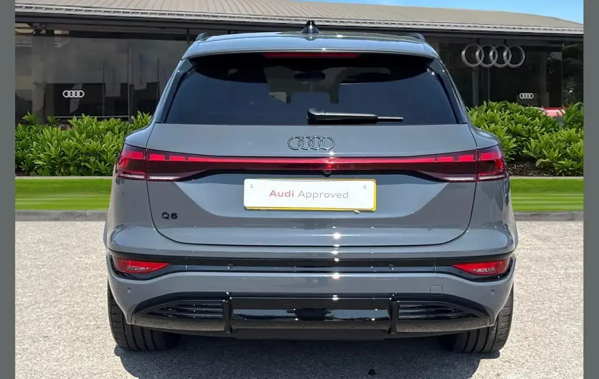 New Audi Q6 e-tron Performance 239 kW (326 HP) 2026 Grey SUV