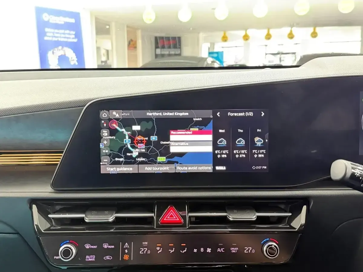 Begagnad Kia e-Niro 11 kW (15 HK) 2023 Blå SUV