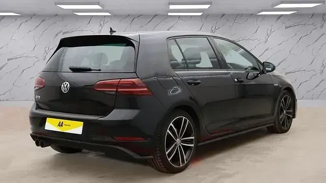 Begagnad VW Golf VII GTD 184 HK (135 kW) 2019 Svart Halvkombi