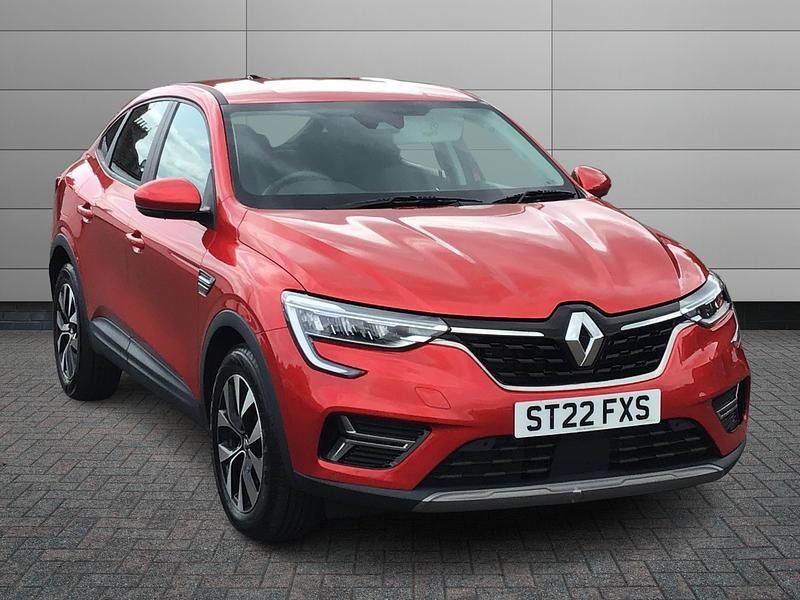 Id metallic flame red Used 2022 Renault Arkana Iconic SUV | £16,595 (Fair price) - Image 1/4