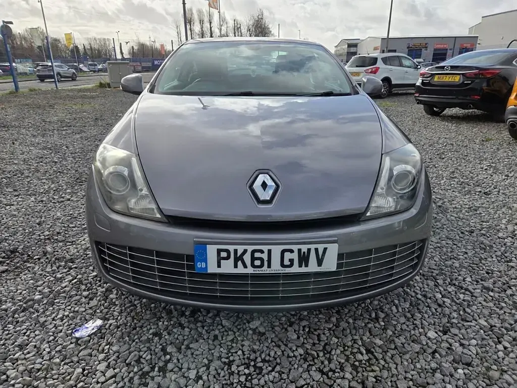 Used Renault Laguna Coupé Dynamique 150 HP (110 kW) 2011 Grey Coupe