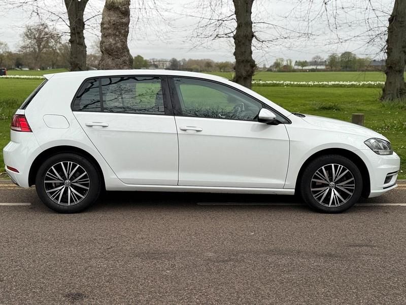 Used VW Golf VII SE 125 HP (91 kW) 2018 White Hatchback