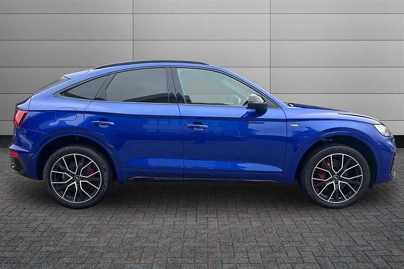 Used Audi Q5 Comfort 204 HP (150 kW) 2022 Ultra blue SUV