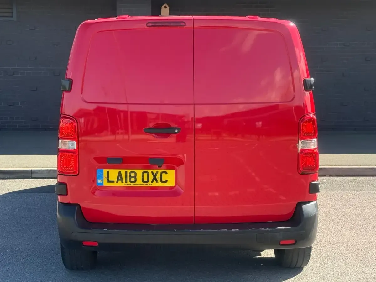 Używany Citroën Dispatch 2018 Czerwony Minivan