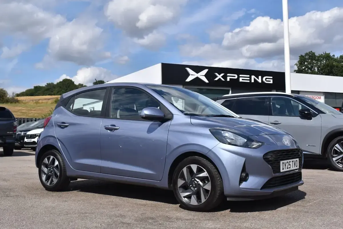 Used Hyundai i10 Advanced 63 HP (46 kW) 2025 Blue Hatchback