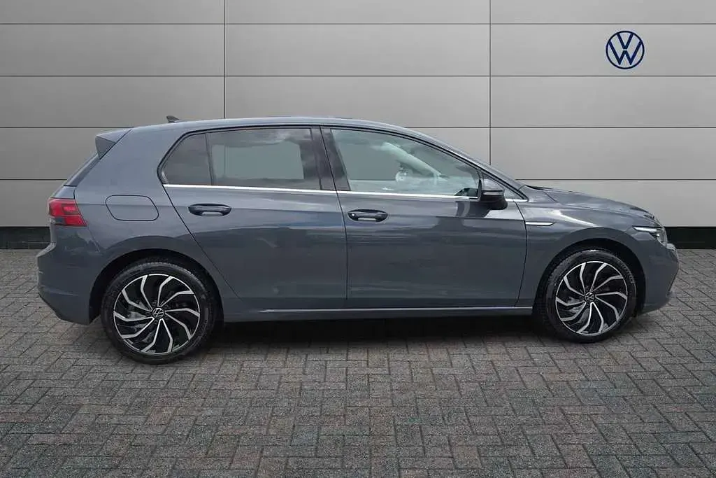 Used VW Golf VIII Edition 150 HP (110 kW) 2023 Grey Hatchback