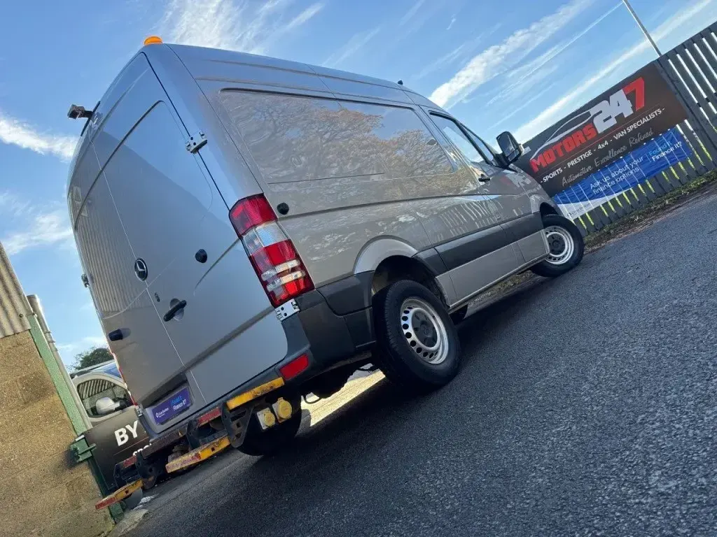 Używany Mercedes Sprinter 2018 Srebrny Van