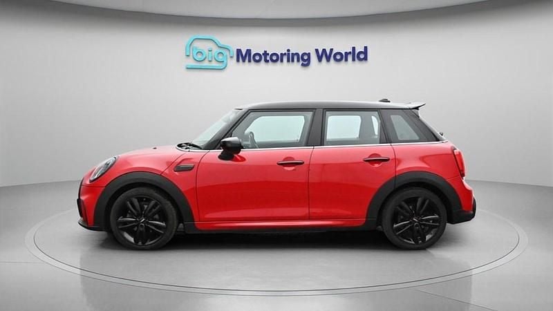 Used Mini Cooper Hatch 136 HP (100 kW) 2022 Red Hatchback