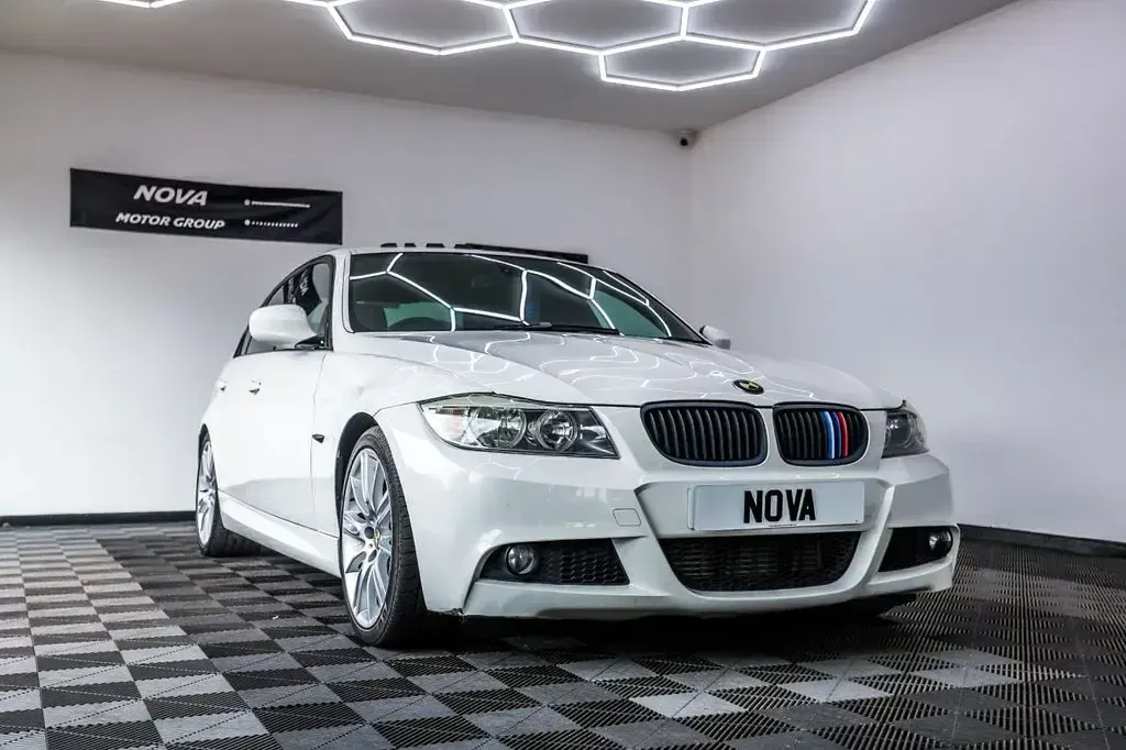 Used BMW 318 M Sport 2009 White Sedan