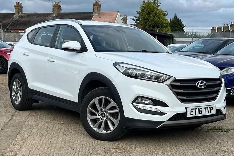 White Used 2016 Hyundai Tucson SE SUV | £8,588 (Good price) - Image 1/1