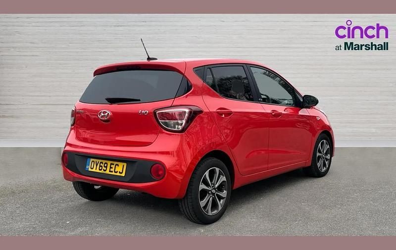 Used Hyundai i10 66 HP (48 kW) 2019 Red Hatchback