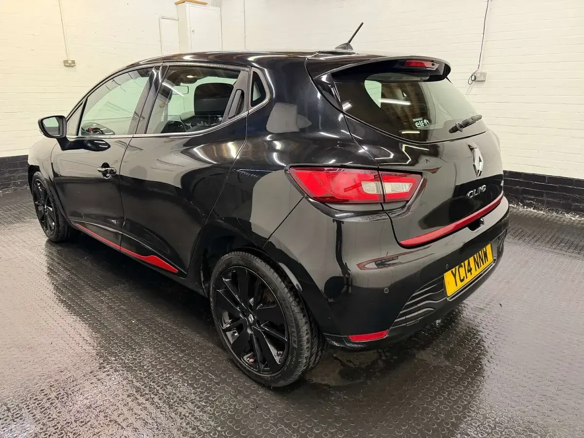Used Renault Clio Dynamique 90 HP (66 kW) 2014 Black Hatchback
