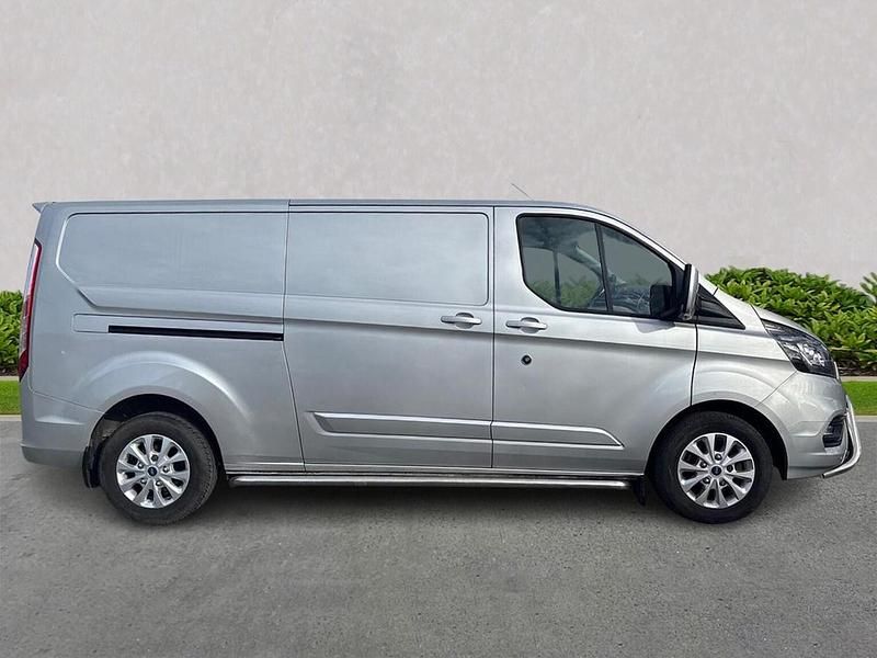 Used Ford Transit Custom Limited 170 HP (125 kW) 2019 Silver Van
