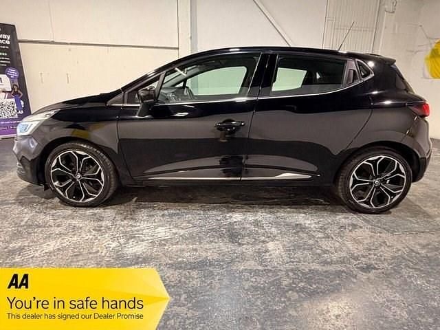 Used Renault Clio IV Dynamique 110 HP (80 kW) 2017 Black Hatchback