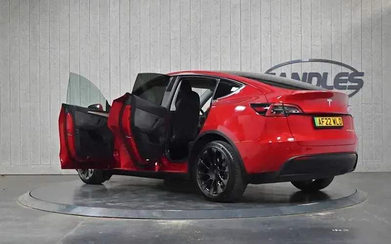 Used Tesla Model Y Long Range AWD 378 kW (514 HP) 2022 Red SUV