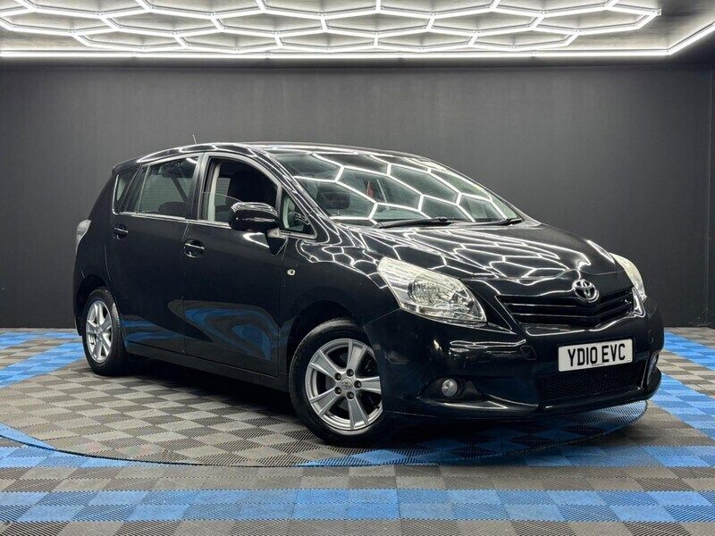 Black Used 2010 Toyota Verso MPV | £3,890 (Fair price) - Image 1/4
