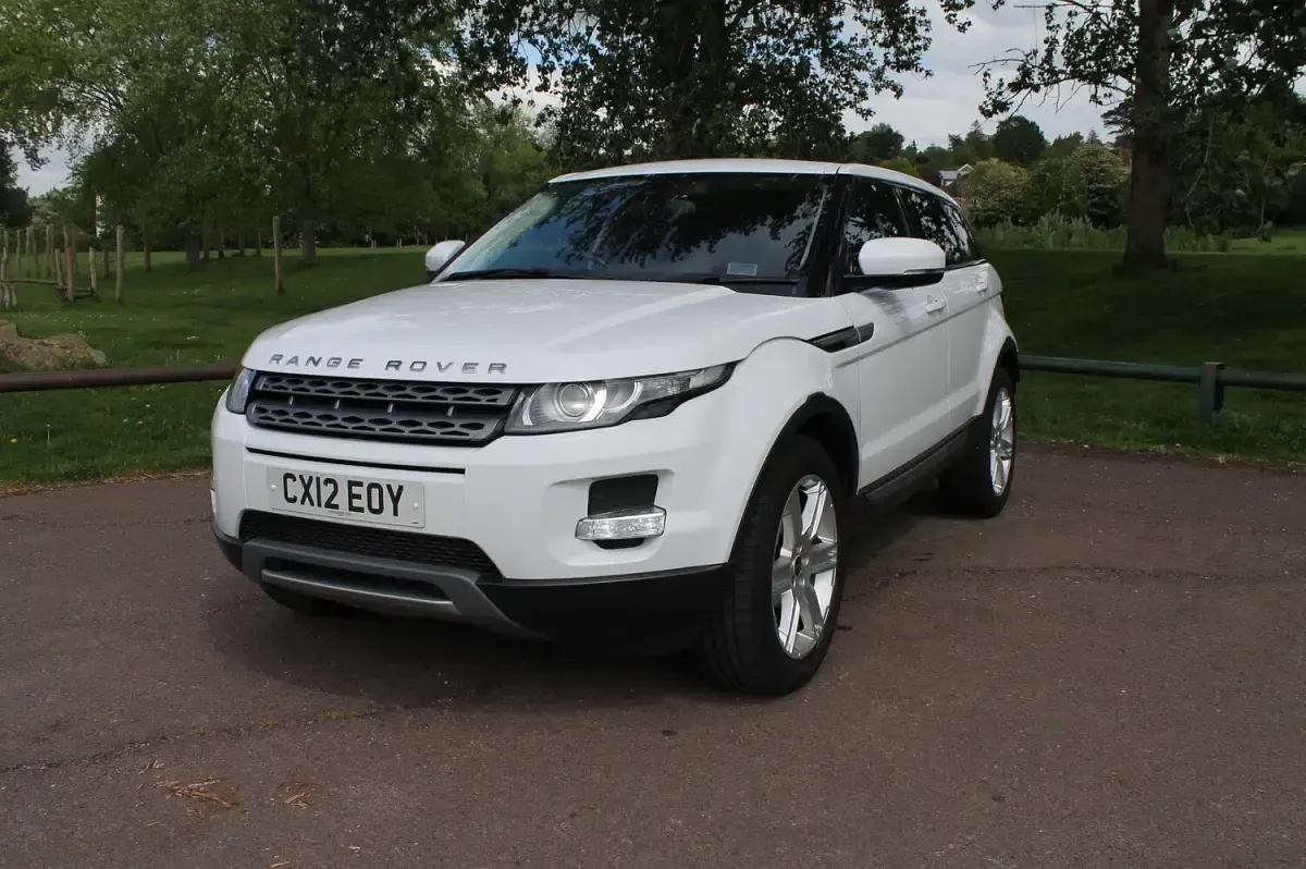 Used Land Rover Range Rover evoque Pure 150 HP (110 kW) 2012 White SUV