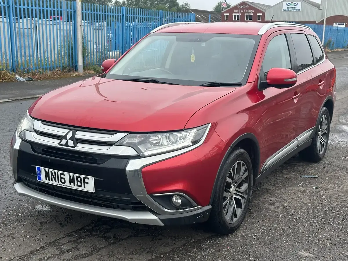 Used Mitsubishi Outlander 2016 Red SUV