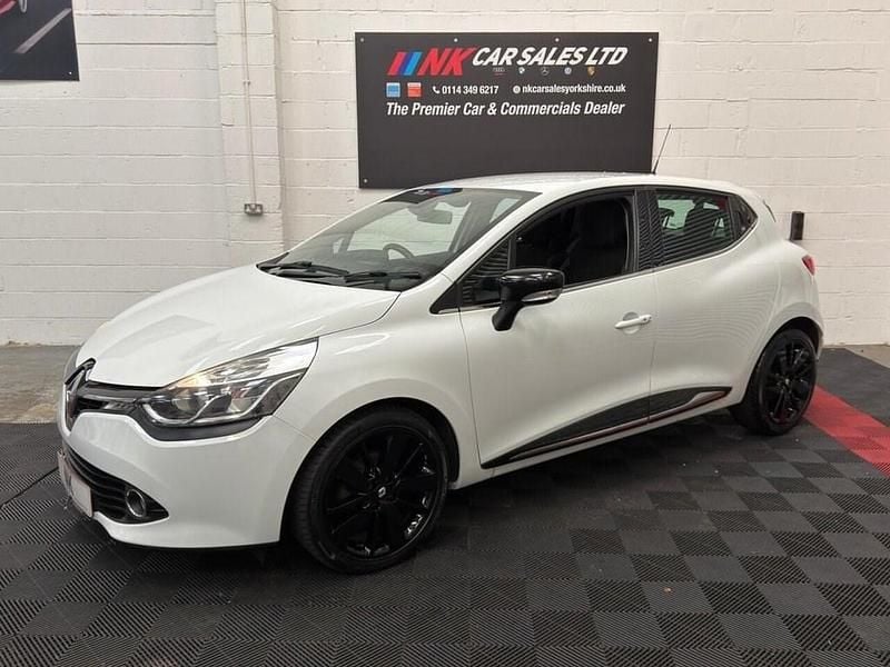 Used Renault Clio IV Dynamique 90 HP (66 kW) 2016 White Hatchback