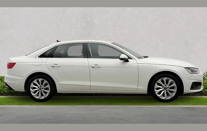 Used Audi A4 Comfort 147 HP (108 kW) 2023 White Sedan