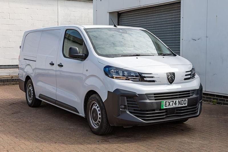 White Used 2025 Peugeot e-Expert Van | £22,950 (Fair price) - Image 1/4