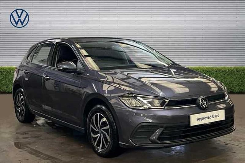 Used VW Polo Life 80 HP (58 kW) 2023 Smokey grey metallic Hatchback