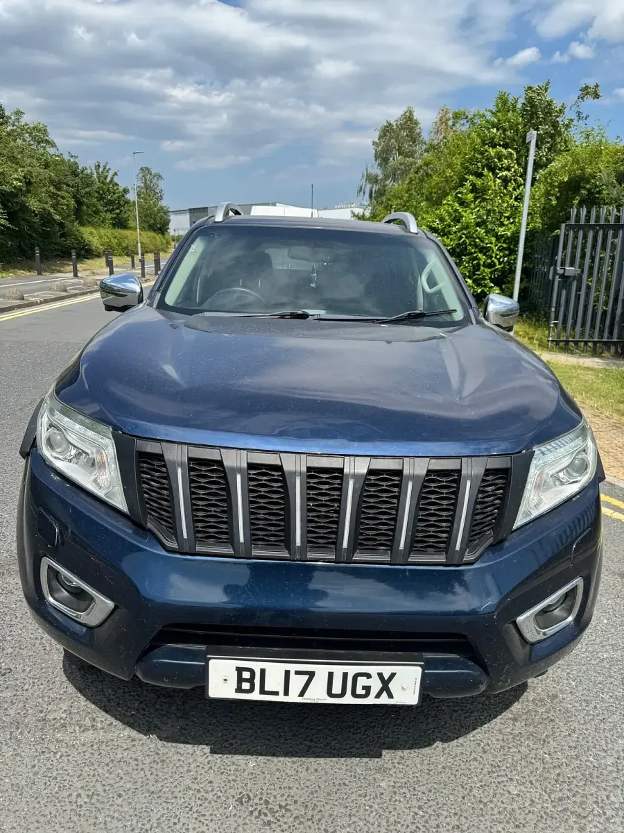 Used Nissan Navara Tekna 2017 Blue Pickup