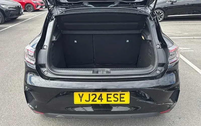 Used Renault Clio Evolution 90 HP (66 kW) 2024 Black Hatchback