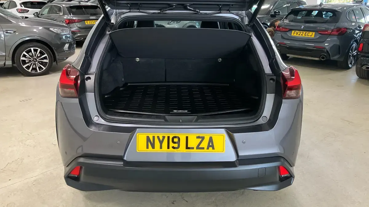 Used Lexus UX 184 HP (135 kW) 2019 Grey SUV