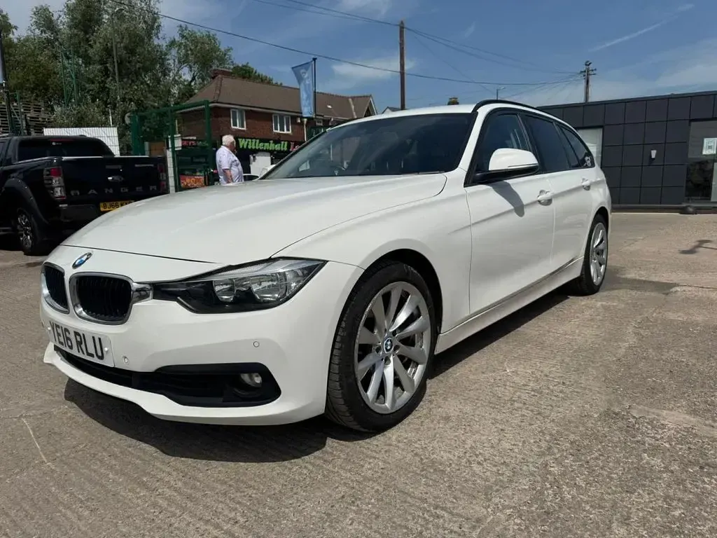 Used BMW 318 Comfort Edition 150 HP (110 kW) 2016 White Estate