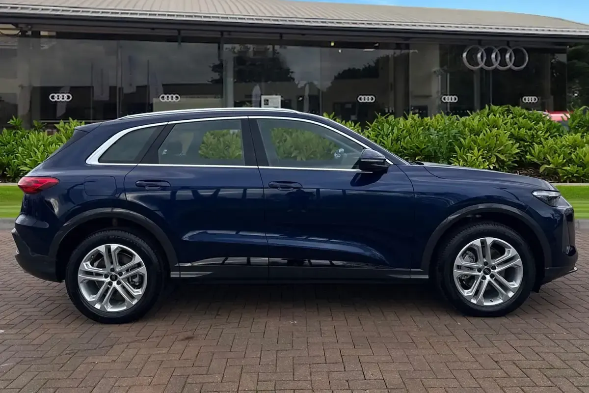 Novo Audi Q5 Sport 268 HP (197 kW) 2026 Azul SUV