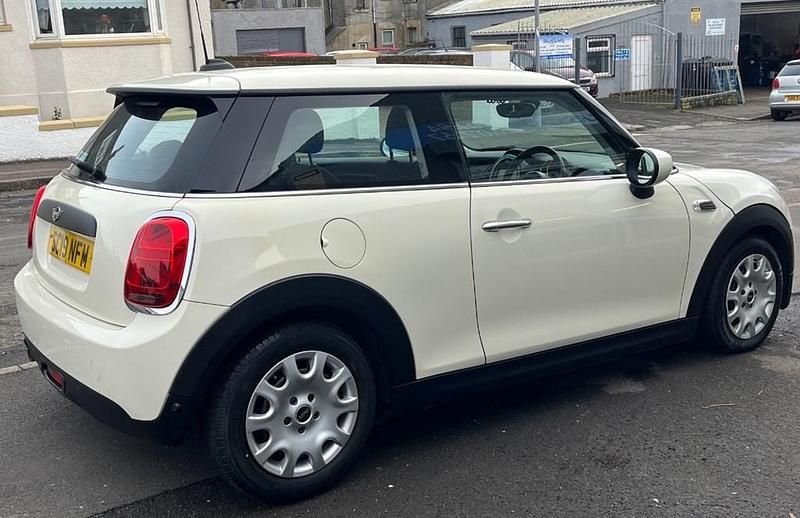 Used Mini ONE Classic 2019 White Hatchback
