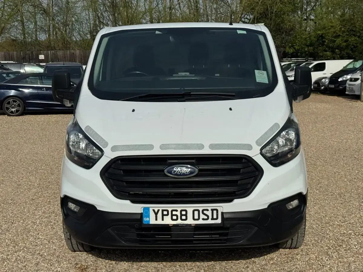 Used Ford Transit Custom 105 HP (77 kW) 2018 White Van