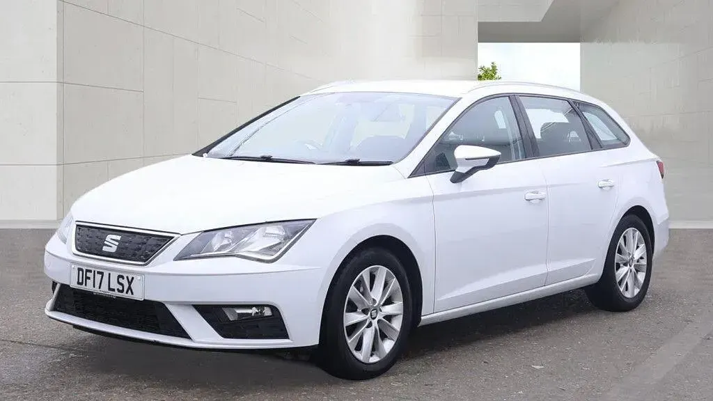 Used Seat Leon Ecomotive 115 HP (84 kW) 2017 White Estate