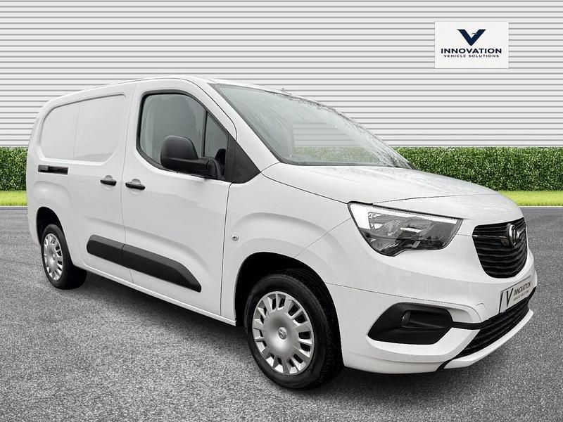 Used Vauxhall Combo Sportive 100 HP (73 kW) 2022 White Van