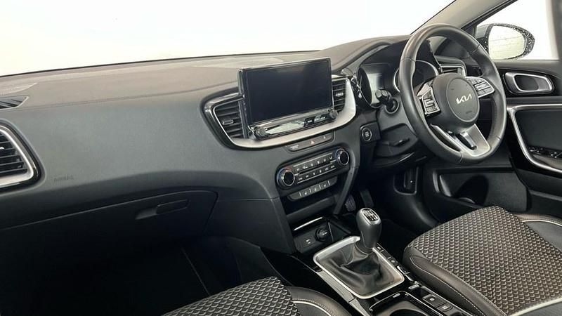 Used Kia XCeed 2024 Silver SUV