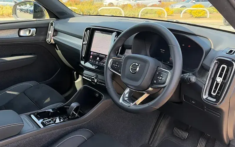 Used Volvo XC40 Plus 197 HP (144 kW) 2026 SUV