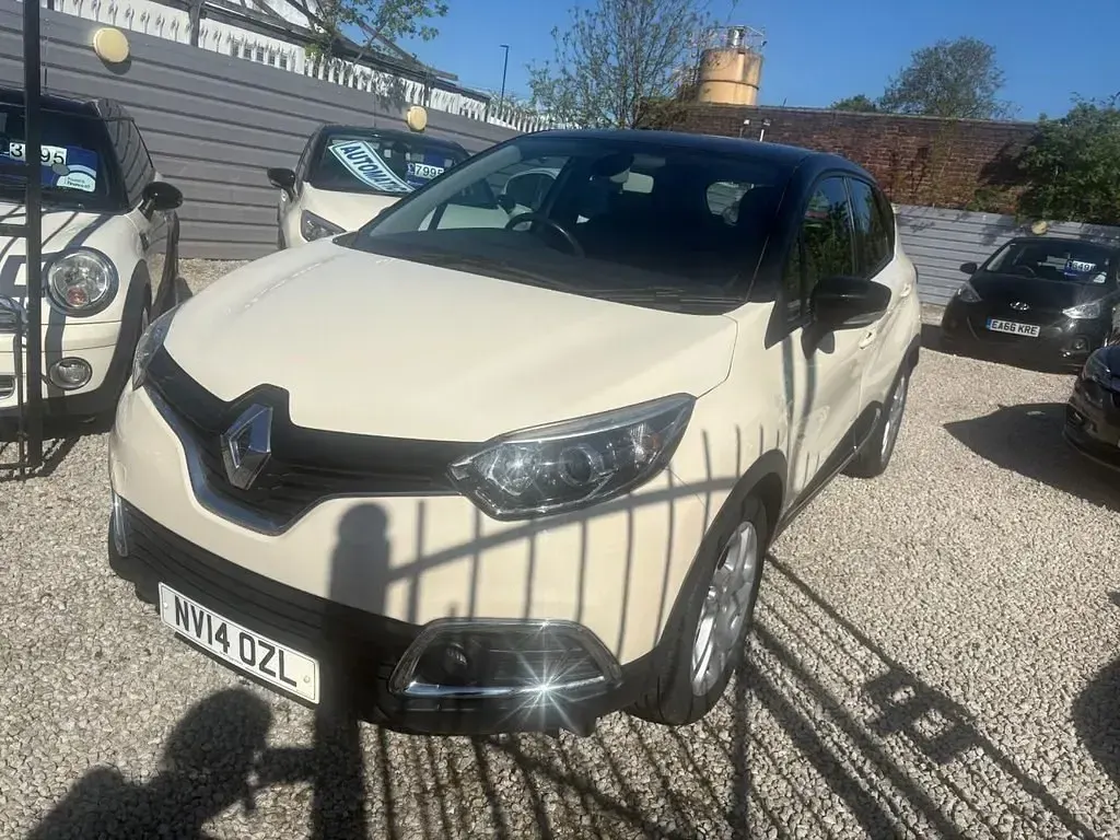 Second-hand Renault Captur Dynamique 90 CP (66 kW) 2014 Alb SUV