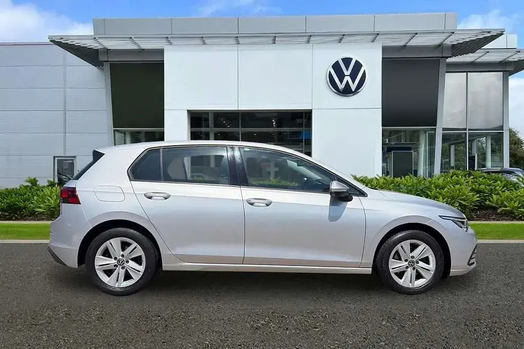 Used VW Golf VII Life 150 HP (110 kW) 2020 Silver Hatchback
