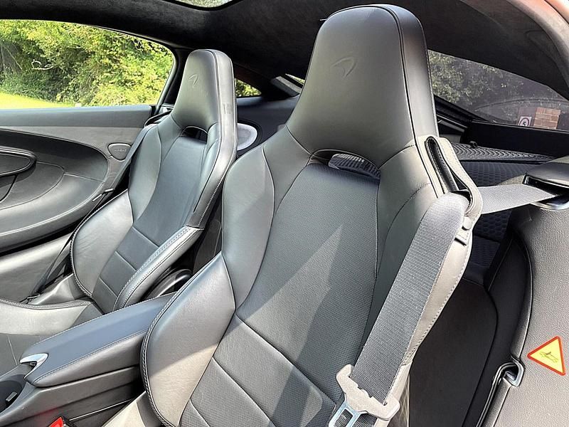 Used McLaren GT 620 HP (456 kW) 2023 Orange Coupe