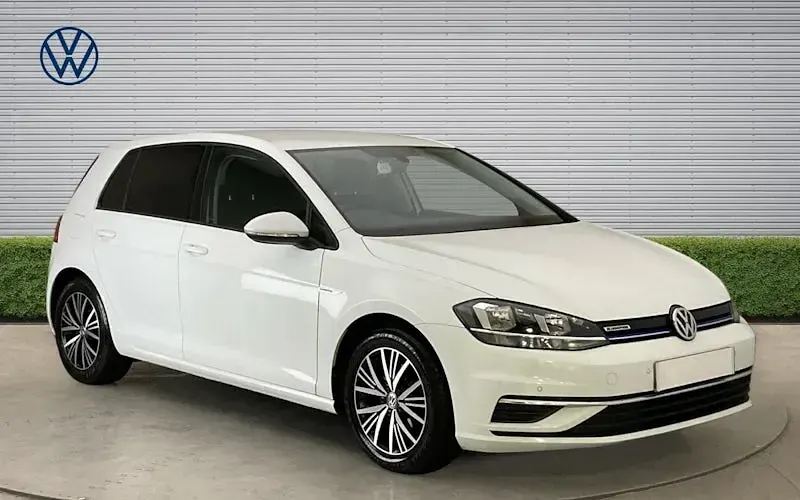 Used VW Golf VII SE 131 HP (96 kW) 2018 Hatchback