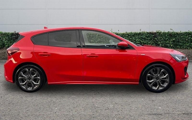 Used Ford Focus ST-Line 125 HP (91 kW) 2025 Hatchback