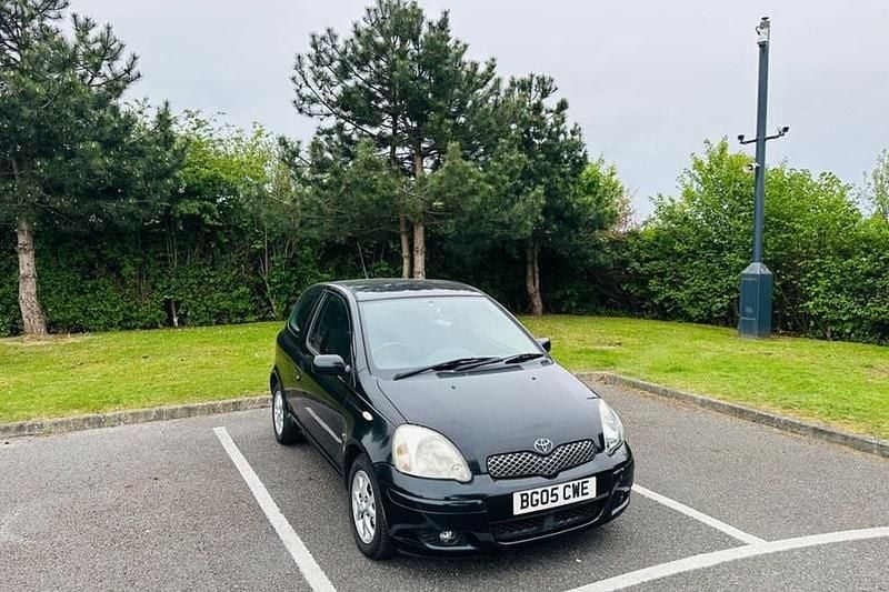 Black Used 2005 Toyota Yaris Hatchback | £2,295 (Fair price) - Image 1/1