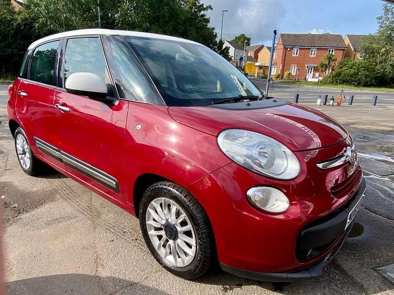 Used Fiat 500L Lounge 105 HP (77 kW) 2013 Red MPV