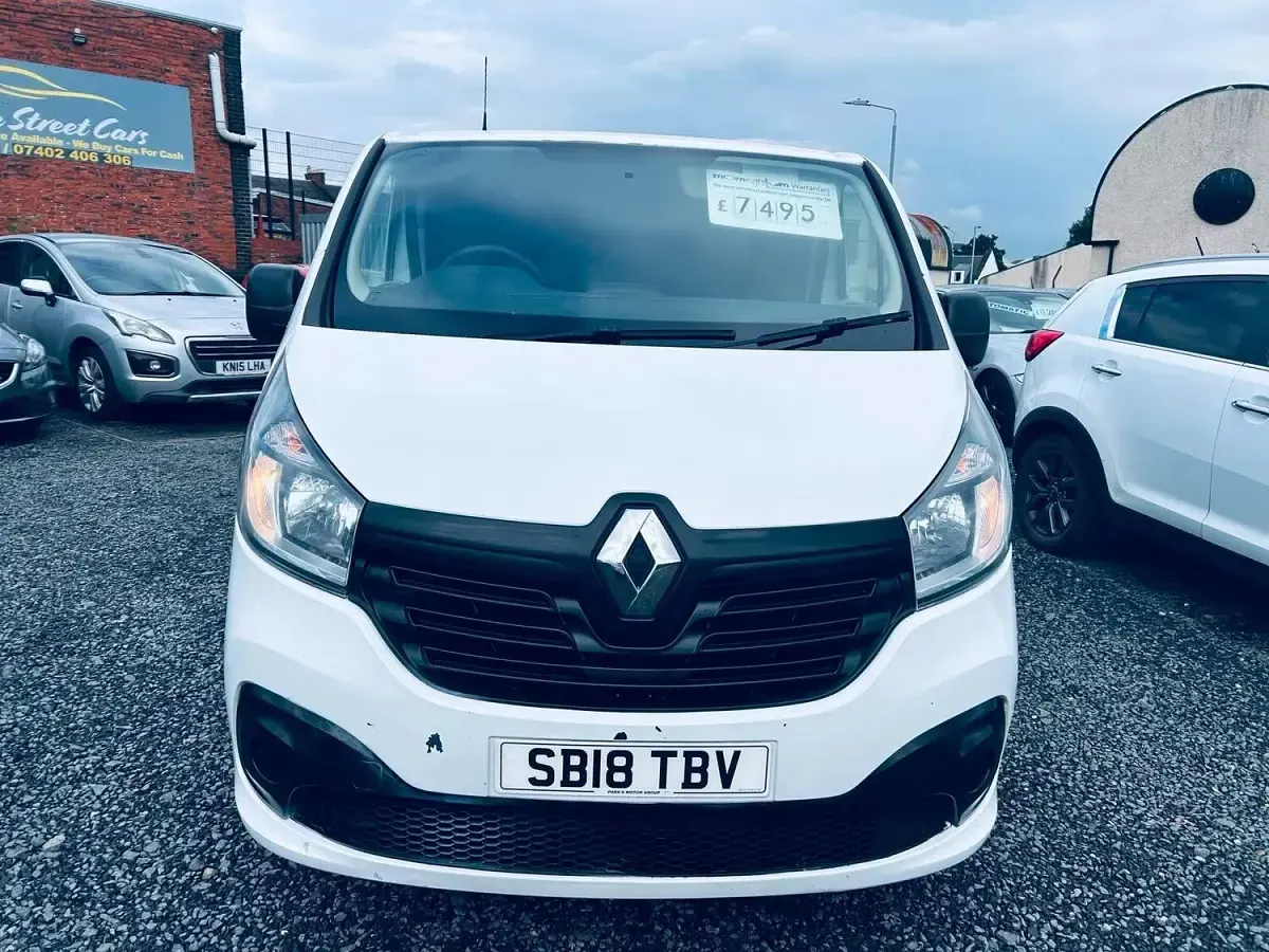 Used Renault Trafic Business 2018 White MPV